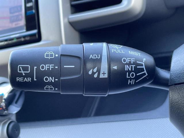 フリードハイブリッド ハイブリッド プレミアムエディション 両側電動スライドドア 純正ナビ バックカメラ 禁煙車 スマートキー ETC クルコン オートライト オートエアコン Bluetooth CD/DVD再生 フルセグ 革巻きステアリング(50枚目)