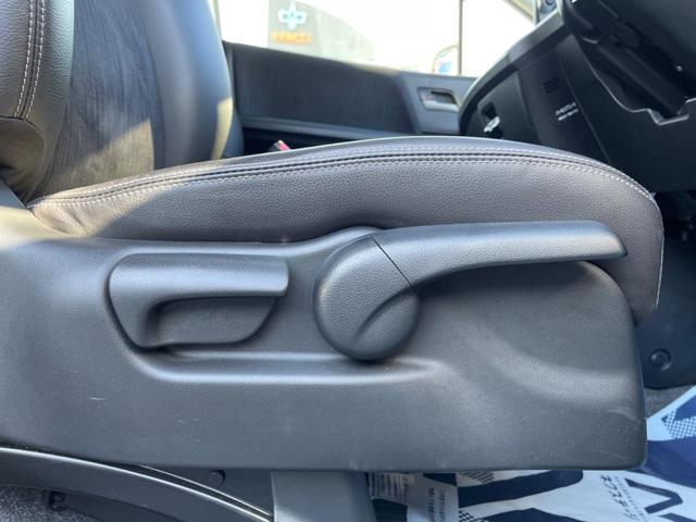 フリードハイブリッド ハイブリッド プレミアムエディション 両側電動スライドドア 純正ナビ バックカメラ 禁煙車 スマートキー ETC クルコン オートライト オートエアコン Bluetooth CD/DVD再生 フルセグ 革巻きステアリング(54枚目)