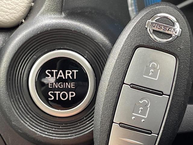 【インテリジェントキー】カバンやポケットに入れたままでもドアの施錠・解錠が可能なスマートキーを装備。エンジンのオン・オフ時もカギを取り出す必要が無いからとっても便利です♪