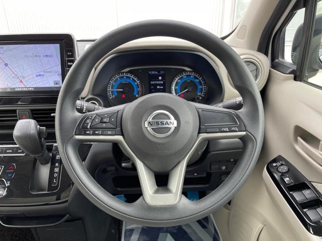 ステアリングも使用感が少なく、きれいな状態となっております♪