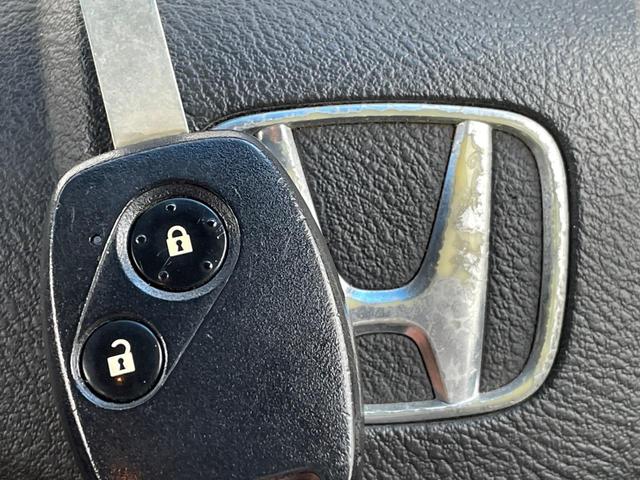 フィット Ｌ　ハイウェイエディション　バックカメラ　ドラレコ　ＨＩＤヘッド　ビルトインＥＴＣ　オートライト　オートエアコン　ＤＶＤ再生　地デジ（6枚目）