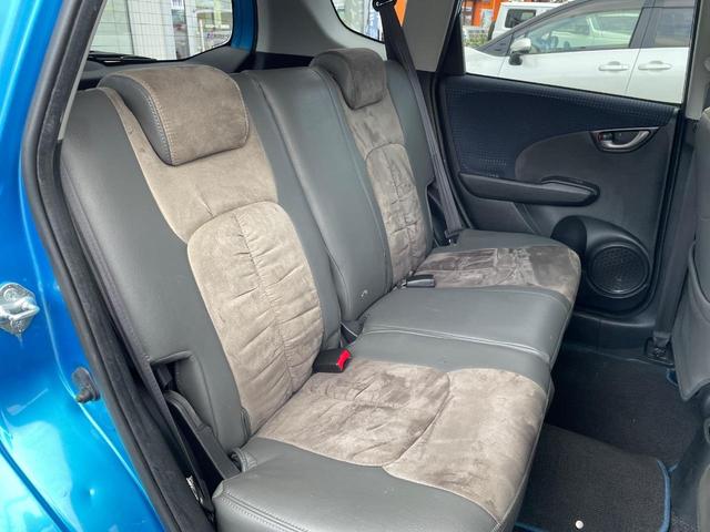 フィット Ｌ　ハイウェイエディション　バックカメラ　ドラレコ　ＨＩＤヘッド　ビルトインＥＴＣ　オートライト　オートエアコン　ＤＶＤ再生　地デジ（8枚目）