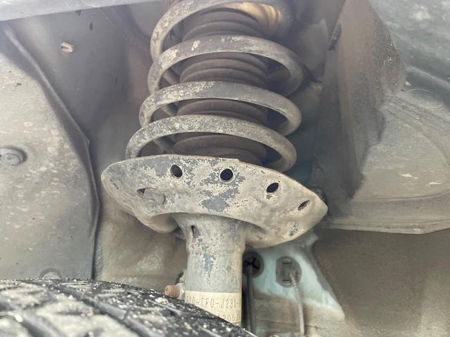 フィット Ｌ　ハイウェイエディション　バックカメラ　ドラレコ　ＨＩＤヘッド　ビルトインＥＴＣ　オートライト　オートエアコン　ＤＶＤ再生　地デジ（20枚目）