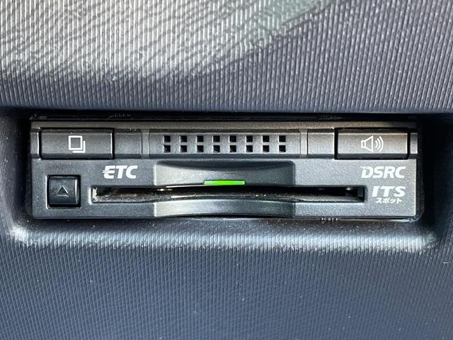 アクア Ｇブラックソフトレザーセレクション　純正７インチナビ　プリクラッシュセーフティ　バックカメラ　合皮シート　スマートキー　ＥＴＣ　クルコン　ＬＥＤヘッド　デジタルインナーミラー　車線逸脱警報　オートライト　Ｂｌｕｅｔｏｏｔｈ再生（6枚目）