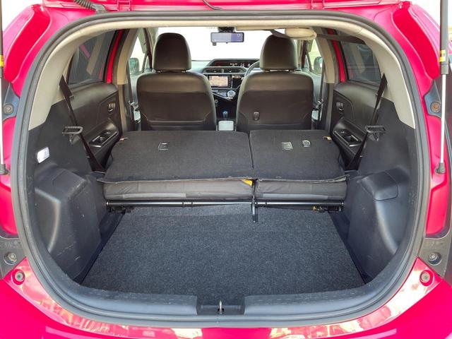 アクア Ｇブラックソフトレザーセレクション　純正７インチナビ　プリクラッシュセーフティ　バックカメラ　合皮シート　スマートキー　ＥＴＣ　クルコン　ＬＥＤヘッド　デジタルインナーミラー　車線逸脱警報　オートライト　Ｂｌｕｅｔｏｏｔｈ再生（10枚目）