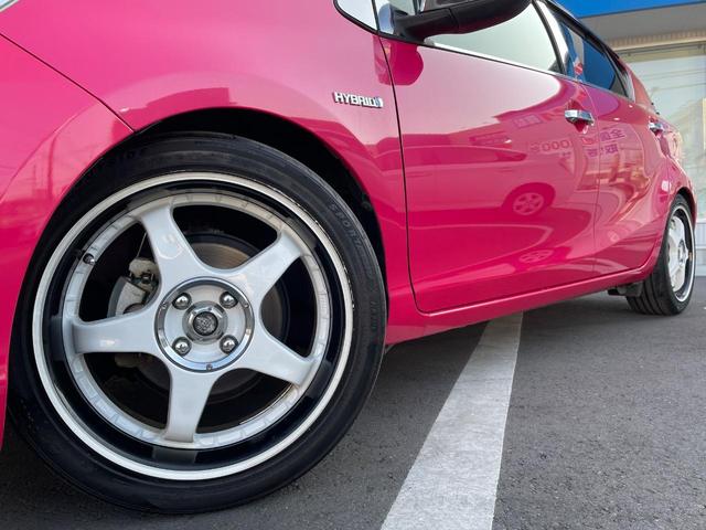 アクア Ｇブラックソフトレザーセレクション　純正７インチナビ　プリクラッシュセーフティ　バックカメラ　合皮シート　スマートキー　ＥＴＣ　クルコン　ＬＥＤヘッド　デジタルインナーミラー　車線逸脱警報　オートライト　Ｂｌｕｅｔｏｏｔｈ再生（13枚目）