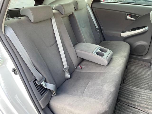 プリウス Ｓ　純正ナビ　バックカメラ　禁煙車　スマートキー　ＨＩＤヘッド　ＥＴＣ　オートライト　オートエアコン　純正１５インチＡＷ　Ｂｌｕｅｔｏｏｔｈ再生　ＣＤ／ＤＶＤ再生　フルセグ　ステアリングスイッチ（38枚目）