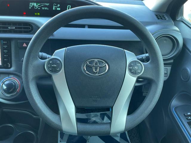 アクア S 純正ナビ バックカメラ 禁煙車 スマートキー ETC オートライト オートエアコン Bluetooth再生 CD再生 地デジ ステアリングスイッチ(11枚目)