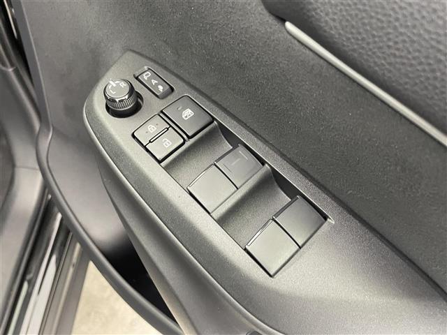 ヤリスクロス Ｚ　純正９インチディスプレイオーディオ　バックカメラ　レーダークルーズコントロール　ＬＥＤライト　ＡＨＢ　ハーフレザーシート　シートヒーター　純正１８インチＡＷ　ステアリングリモコン　ＥＴＣ２．０　禁煙車（33枚目）