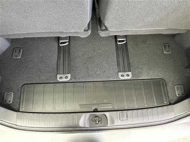 デリカＤ：５ シャモニー　登録済未使用車　フリップダウンモニター　ＡＬＰＩＮＥ１１型ナビ　全方位カメラ　両側パワースライドドア　パワーバックドア　レーダークルーズコントロール　シートヒーター　純正１８インチＡＷ　パドルシフト（39枚目）
