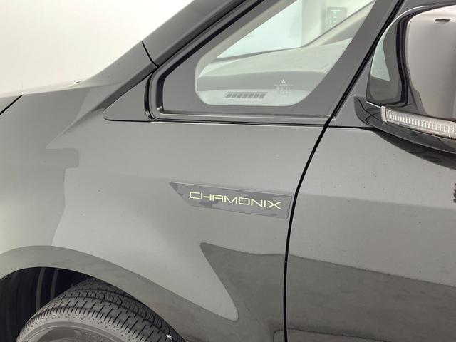 デリカＤ：５ シャモニー　登録済未使用車　フリップダウンモニター　ＡＬＰＩＮＥ１１型ナビ　全方位カメラ　両側パワースライドドア　パワーバックドア　レーダークルーズコントロール　シートヒーター　純正１８インチＡＷ　パドルシフト（69枚目）