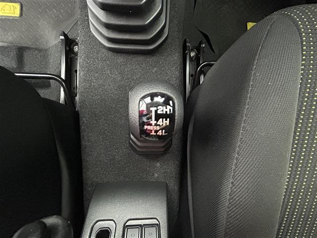 ◆商談ルームには「キッズスペース」を完備しています。ＤＶＤ、ブロック、絵本、おままごとセット。お子様連れでも、ゆっくりとお車をお選びいただけます！