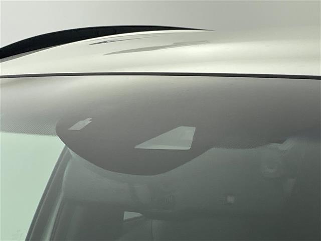 ヴェゼル ハイブリッド　モデューロＸ・ホンダセンシング　純正８インチナビ　バックカメラ　アダプティブクルーズコントロール　ＬＥＤ　ハーフレザーシート　シートヒーター　純正１８インチＡＷ　ステアリングリモコン　パドルシフト　スマートキー　ＥＴＣ　禁煙車（6枚目）