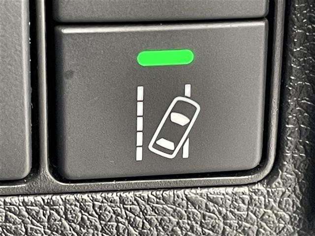 ヴェゼル ハイブリッド　モデューロＸ・ホンダセンシング　純正８インチナビ　バックカメラ　アダプティブクルーズコントロール　ＬＥＤ　ハーフレザーシート　シートヒーター　純正１８インチＡＷ　ステアリングリモコン　パドルシフト　スマートキー　ＥＴＣ　禁煙車（11枚目）