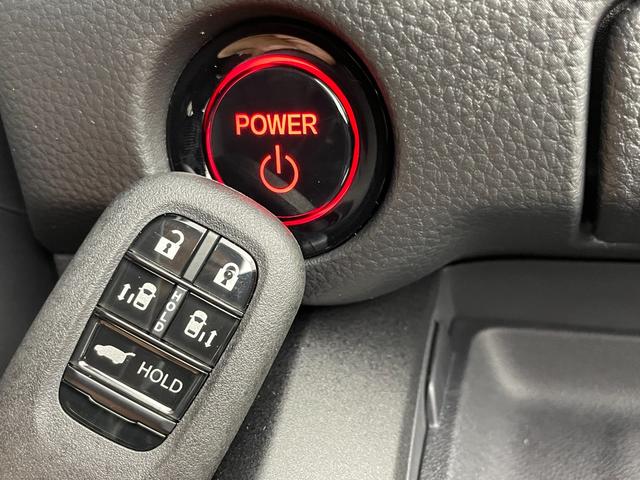 ステップワゴン ｅ：ＨＥＶスパーダ　禁煙車　登録済未使用車　両側パワースライドドア　ホンダコネクトナビ　アップルカープレイ　フルセグ　バックカメラ　ビルトインＥＴＣ　ハーフレザーシート　アダクティブクルーズコントロール　シートヒーター（22枚目）