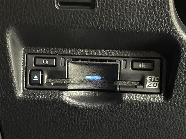 ヴォクシー S-Z フリップダウンモニター 純正10.5インチナビ バックカメラ 両側パワースライドドア LED AHB シートヒーター ハーフレザーシート 純正17インチAW ドラレコ ETC2.0 禁煙車(10枚目)