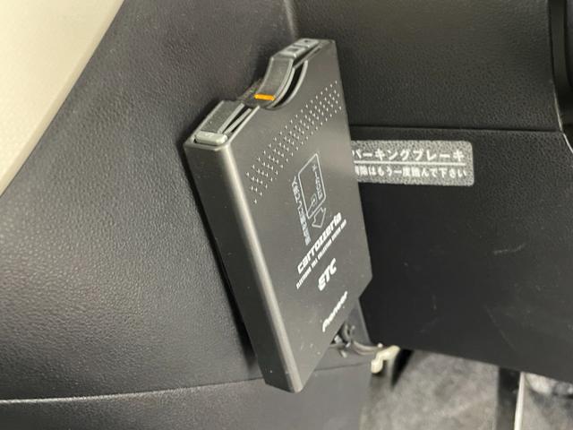 ミラココア ココアプラスＧ　社外７インチナビ　バックカメラ　ヘッドライトレベライザー　ベンチシート　ルーフレール　電動格納ミラー　純正フロアマット　盗難防止装置　スマートキー　オートエアコン　パワーウィンドウ　禁煙車（5枚目）