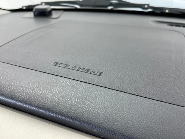ミラココア ココアプラスＧ　社外７インチナビ　バックカメラ　ヘッドライトレベライザー　ベンチシート　ルーフレール　電動格納ミラー　純正フロアマット　盗難防止装置　スマートキー　オートエアコン　パワーウィンドウ　禁煙車（24枚目）