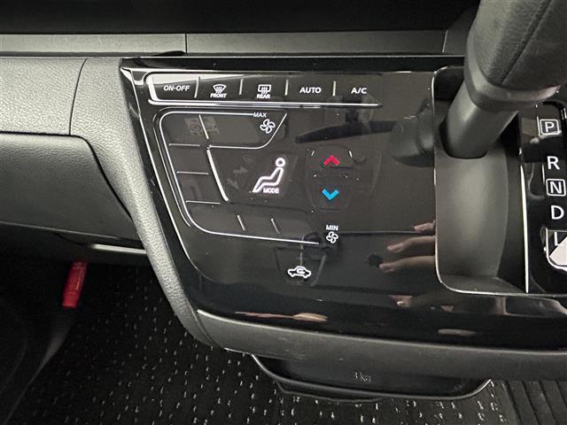 ルークス ハイウェイスター　Ｘ　禁煙車　純正ナビ　Ｂｌｕｅｔｏｏｔｈ　フルセグ　全方位カメラ　オートライト　ステアリングスイッチ　衝突軽減システム　両側パワースライドドア　アイドリングストップ　ドライブレコーダー　ＥＴＣ　ＬＥＤ（11枚目）