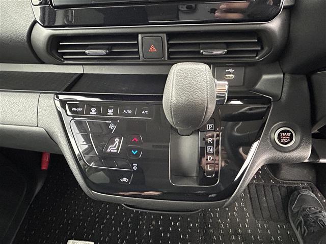 ルークス ハイウェイスター　Ｘ　禁煙車　純正ナビ　Ｂｌｕｅｔｏｏｔｈ　フルセグ　全方位カメラ　オートライト　ステアリングスイッチ　衝突軽減システム　両側パワースライドドア　アイドリングストップ　ドライブレコーダー　ＥＴＣ　ＬＥＤ（12枚目）