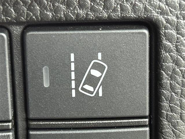 N-BOXカスタム G・Lホンダセンシング 純正ナビ バックカメラ 両側パワースライドドア 衝突軽減 レーンアシスト 横滑り防止 アダプティブクルーズコントロール シートヒーター ステアリングスイッチ スマートキー プッシュスタート 禁煙車(7枚目)