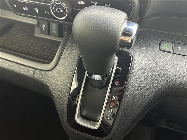 N-BOXカスタム G・Lホンダセンシング 純正ナビ バックカメラ 両側パワースライドドア 衝突軽減 レーンアシスト 横滑り防止 アダプティブクルーズコントロール シートヒーター ステアリングスイッチ スマートキー プッシュスタート 禁煙車(13枚目)