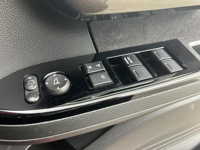 N-BOXカスタム G・Lホンダセンシング 純正ナビ バックカメラ 両側パワースライドドア 衝突軽減 レーンアシスト 横滑り防止 アダプティブクルーズコントロール シートヒーター ステアリングスイッチ スマートキー プッシュスタート 禁煙車(68枚目)