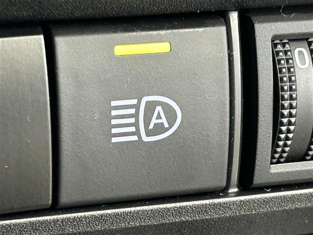 ヴォクシー ハイブリッドS-G フリップダウンモニター 純正10.5ディスプレイオーディオ バックカメラ 片側パワースライドドア LED 純正16インチAW ステアリングリモコン ドライブレコーダー スマートキー ETC 禁煙車(11枚目)