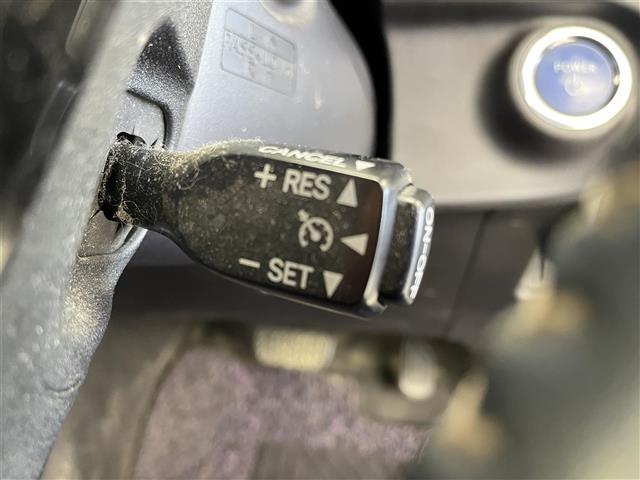 アクア G セーフティセンス ALPINE7インチナビ バックカメラ クルーズコントロール LED オートマチックハイビーム ワイパーデアイサー 横滑り防止装置 スマートキー スペアキー オートエアコン 禁煙車(7枚目)