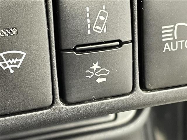 アクア G セーフティセンス ALPINE7インチナビ バックカメラ クルーズコントロール LED オートマチックハイビーム ワイパーデアイサー 横滑り防止装置 スマートキー スペアキー オートエアコン 禁煙車(8枚目)