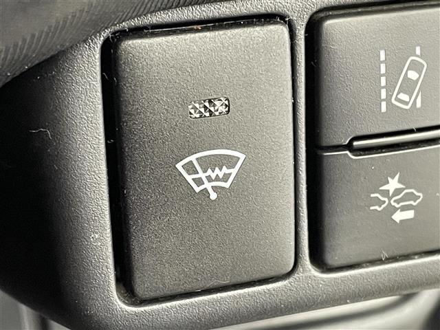 アクア G セーフティセンス ALPINE7インチナビ バックカメラ クルーズコントロール LED オートマチックハイビーム ワイパーデアイサー 横滑り防止装置 スマートキー スペアキー オートエアコン 禁煙車(11枚目)