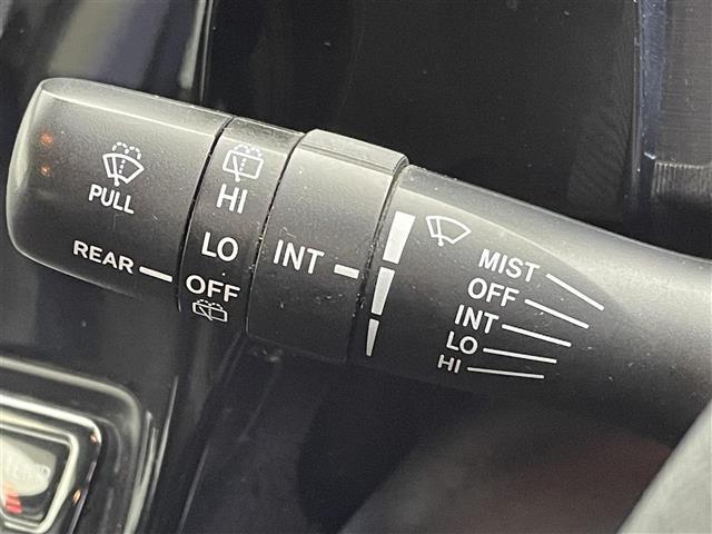 アクア G セーフティセンス ALPINE7インチナビ バックカメラ クルーズコントロール LED オートマチックハイビーム ワイパーデアイサー 横滑り防止装置 スマートキー スペアキー オートエアコン 禁煙車(23枚目)