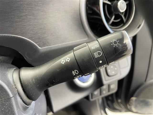 アクア G セーフティセンス ALPINE7インチナビ バックカメラ クルーズコントロール LED オートマチックハイビーム ワイパーデアイサー 横滑り防止装置 スマートキー スペアキー オートエアコン 禁煙車(24枚目)