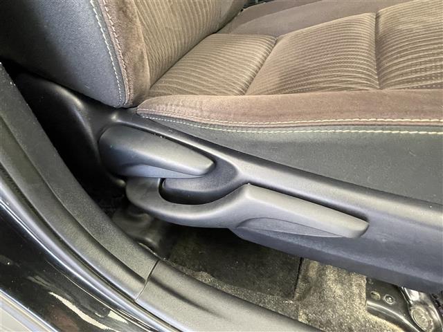 アクア G セーフティセンス ALPINE7インチナビ バックカメラ クルーズコントロール LED オートマチックハイビーム ワイパーデアイサー 横滑り防止装置 スマートキー スペアキー オートエアコン 禁煙車(31枚目)