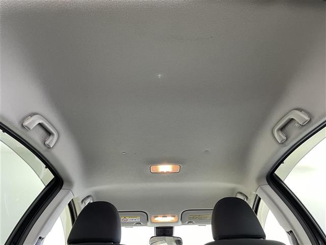 アクア G セーフティセンス ALPINE7インチナビ バックカメラ クルーズコントロール LED オートマチックハイビーム ワイパーデアイサー 横滑り防止装置 スマートキー スペアキー オートエアコン 禁煙車(43枚目)