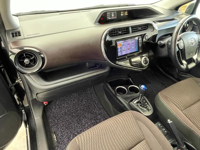 アクア G セーフティセンス ALPINE7インチナビ バックカメラ クルーズコントロール LED オートマチックハイビーム ワイパーデアイサー 横滑り防止装置 スマートキー スペアキー オートエアコン 禁煙車(44枚目)