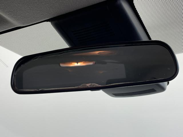 アクア G セーフティセンス ALPINE7インチナビ バックカメラ クルーズコントロール LED オートマチックハイビーム ワイパーデアイサー 横滑り防止装置 スマートキー スペアキー オートエアコン 禁煙車(45枚目)