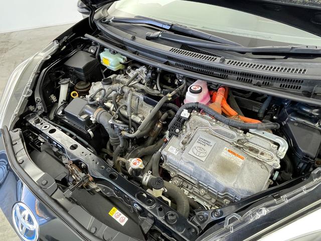 アクア G セーフティセンス ALPINE7インチナビ バックカメラ クルーズコントロール LED オートマチックハイビーム ワイパーデアイサー 横滑り防止装置 スマートキー スペアキー オートエアコン 禁煙車(78枚目)