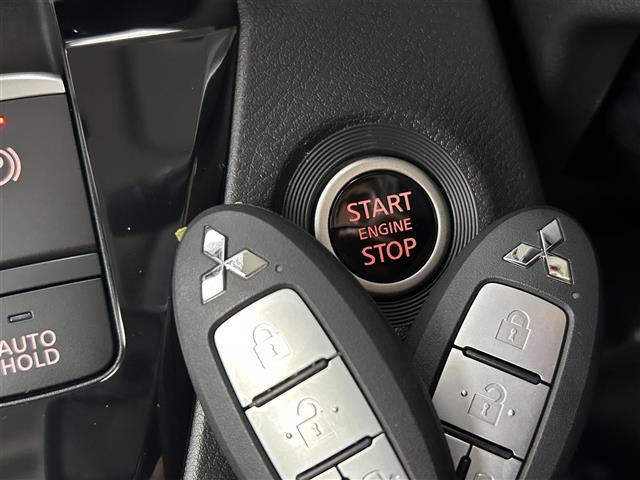 デリカミニ Ｔ　プレミアム　届出済未使用車　純正９インチディスプレイオーディオ　アラウンドビューモニター　マイパイロット　両側パワースライドドア　ＬＥＤ　ＡＨＢ　シートヒーター　純正１５インチＡＷ　ステアリングリモコン（14枚目）