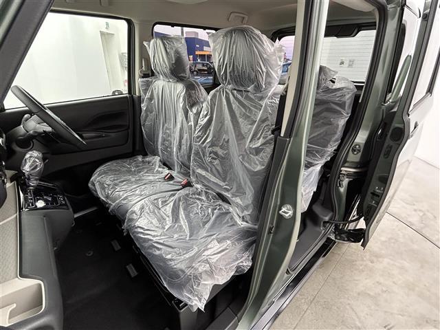 デリカミニ Ｔ　プレミアム　届出済未使用車　純正９インチディスプレイオーディオ　アラウンドビューモニター　マイパイロット　両側パワースライドドア　ＬＥＤ　ＡＨＢ　シートヒーター　純正１５インチＡＷ　ステアリングリモコン（19枚目）