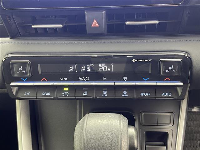 ヴォクシー ハイブリッドS-Z 快適利便パッケージ 純正12.1インチ後席モニター 純正10.5インチメモリナビ 両側パワースライドドア 純正ドラレコ型デジタルインナーミラー トヨタセーフティーセンス バックカメラ ETC 禁煙車(8枚目)