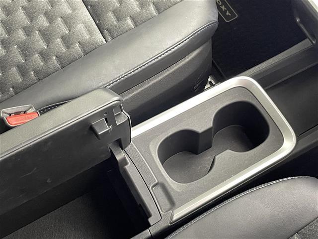 ヴォクシー ハイブリッドS-Z 快適利便パッケージ 純正12.1インチ後席モニター 純正10.5インチメモリナビ 両側パワースライドドア 純正ドラレコ型デジタルインナーミラー トヨタセーフティーセンス バックカメラ ETC 禁煙車(36枚目)