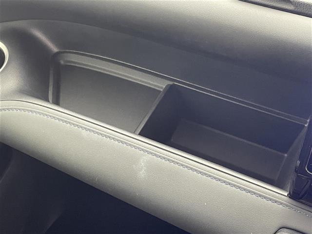 ヴォクシー ハイブリッドS-Z 快適利便パッケージ 純正12.1インチ後席モニター 純正10.5インチメモリナビ 両側パワースライドドア 純正ドラレコ型デジタルインナーミラー トヨタセーフティーセンス バックカメラ ETC 禁煙車(37枚目)