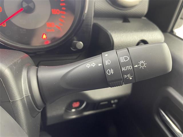 ジムニーノマド FC オーディオレス レーダークルーズコントロール LEDライト ハイビームアシスト シートヒーター 純正15インチAW 背面タイヤ ステアリングリモコン ダウンヒルアシスト スペアキー スマートキー 禁煙(15枚目)