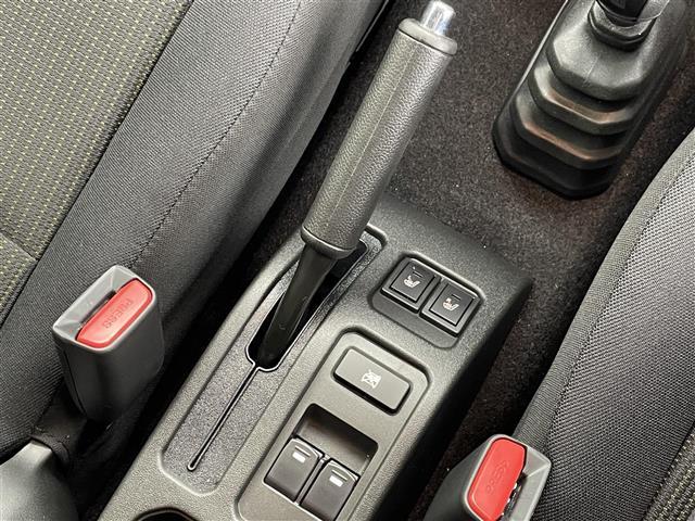 ジムニーノマド FC オーディオレス レーダークルーズコントロール LEDライト ハイビームアシスト シートヒーター 純正15インチAW 背面タイヤ ステアリングリモコン ダウンヒルアシスト スペアキー スマートキー 禁煙(37枚目)