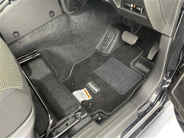 ジムニーノマド FC オーディオレス レーダークルーズコントロール LEDライト ハイビームアシスト シートヒーター 純正15インチAW 背面タイヤ ステアリングリモコン ダウンヒルアシスト スペアキー スマートキー 禁煙(42枚目)