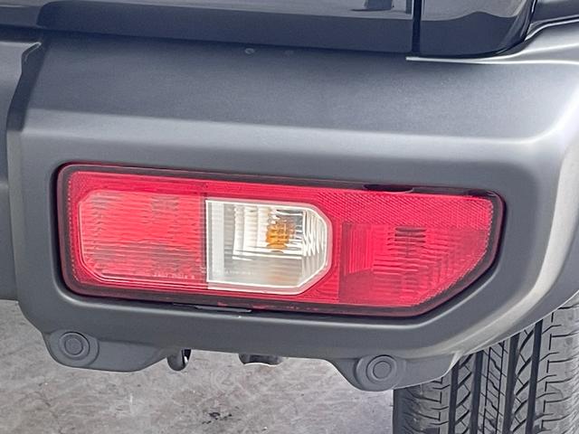 ジムニーノマド FC オーディオレス レーダークルーズコントロール LEDライト ハイビームアシスト シートヒーター 純正15インチAW 背面タイヤ ステアリングリモコン ダウンヒルアシスト スペアキー スマートキー 禁煙(57枚目)