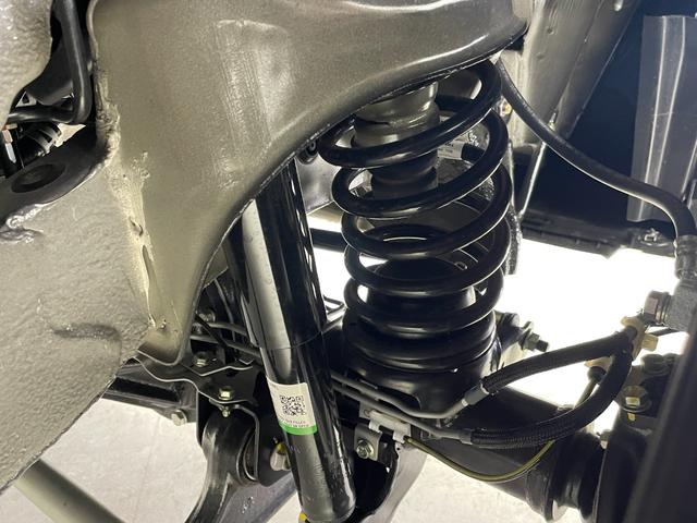 ジムニーノマド FC オーディオレス レーダークルーズコントロール LEDライト ハイビームアシスト シートヒーター 純正15インチAW 背面タイヤ ステアリングリモコン ダウンヒルアシスト スペアキー スマートキー 禁煙(72枚目)