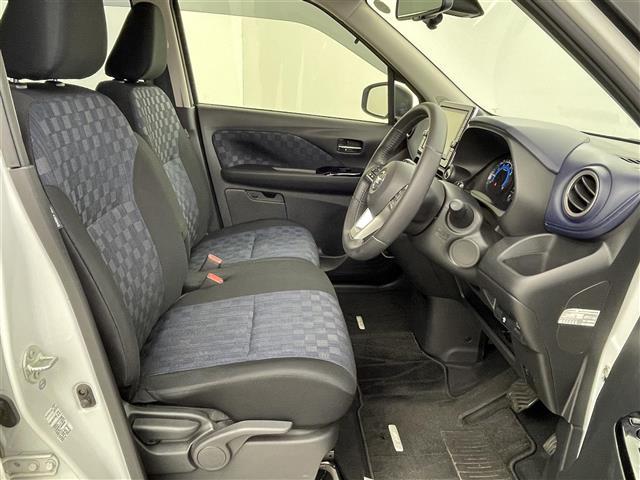 デイズ ハイウェイスター X プロパイロットエディション 禁煙車 純正9インチナビ Bluetooth プロパイロット 全方位カメラ ETC 横滑り防止 エマージェンシーブレーキ 純正アルミホイール スマートキー プッシュスタート 360°ドライブレコーダー(19枚目)
