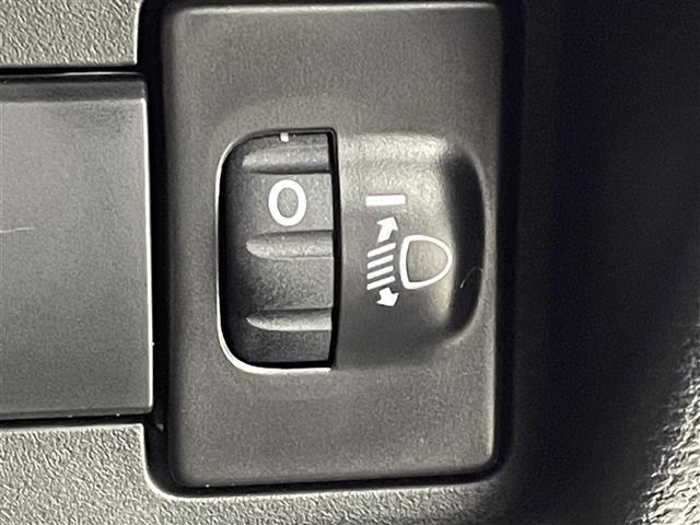 スペーシアカスタム ハイブリッドXS 届出済未使用車 スズキコネクトナビ 全方位モニター 両側パワースライドドア レーダークルーズコントロール 後席サーキュレーター ハイビームアシスト シートヒーター 純正15インチAW スマートキー(17枚目)